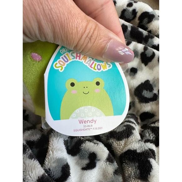 NEW 3.5" Wendy the Flower Belly Frog Squishmallow Clip - Picture 2 of 2